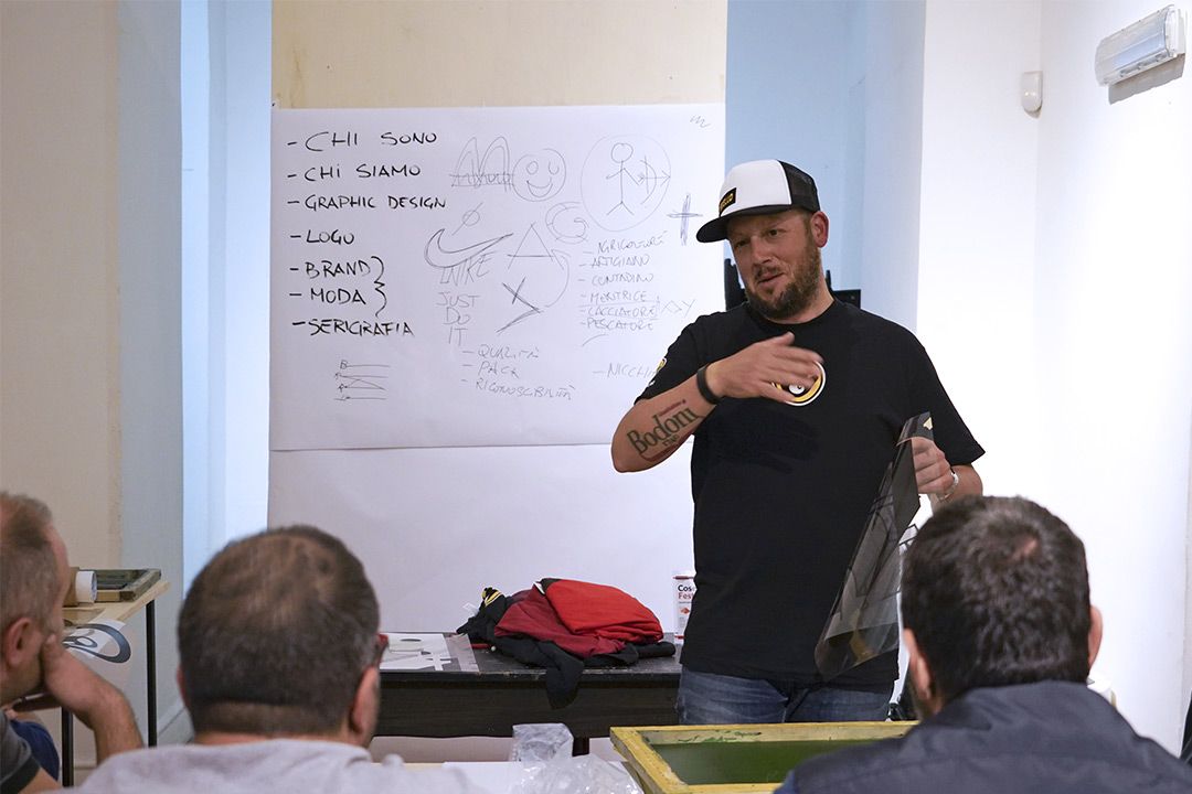 Franky Manocchio durante il Tavolo creativo Dall’idea alla stampa a Cose Belle Festival