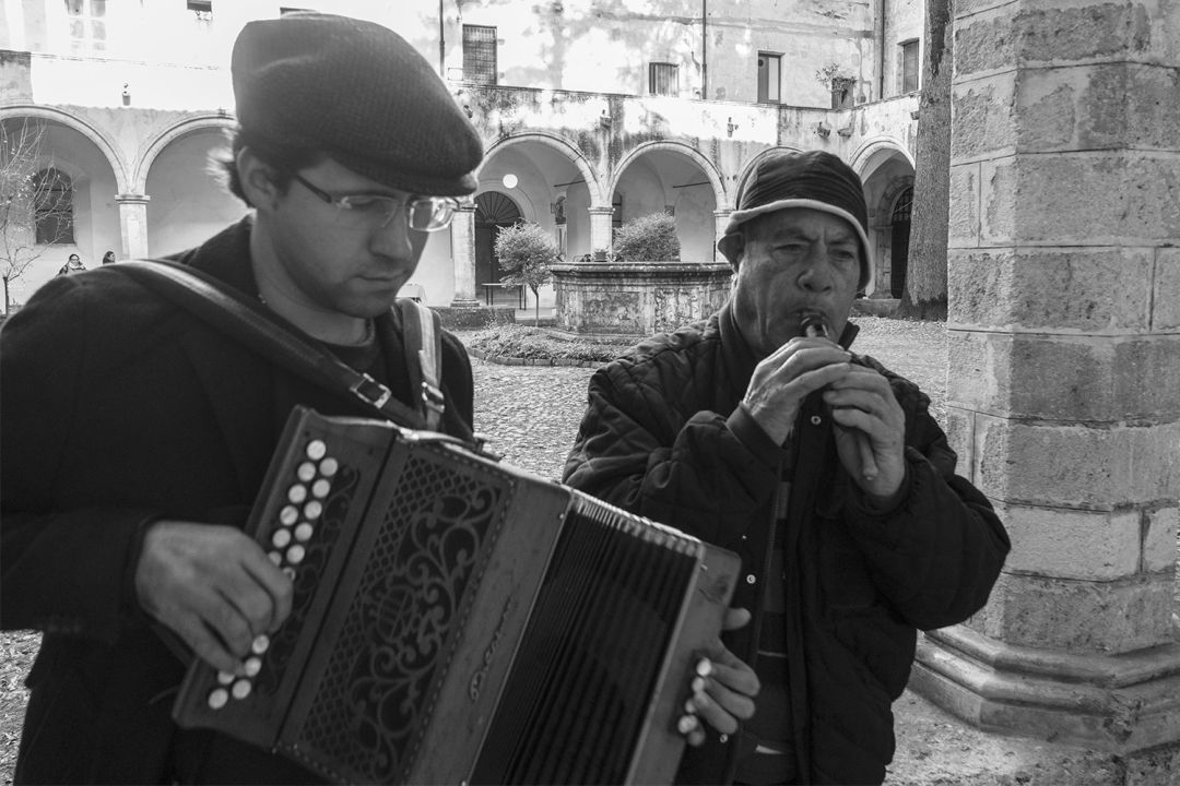 Felici e Conflenti si esibiscono a Cose Belle Festival